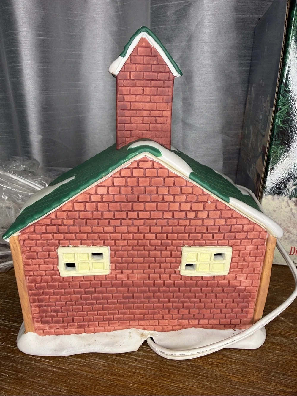 Dickens Keepsake Porcelain Lighted School House Holiday Christmas Collectible